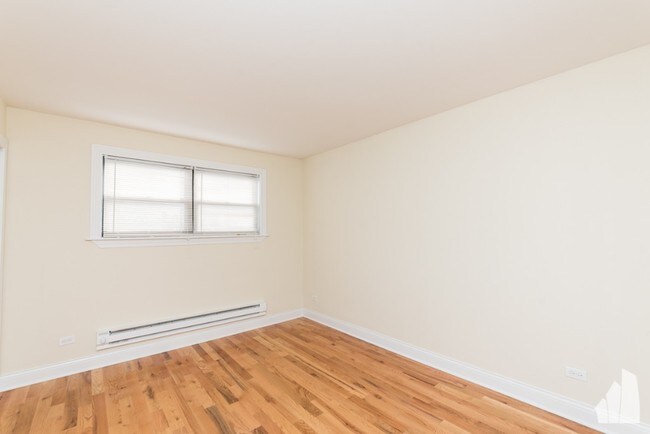 Building Photo - 555 W Arlington Pl