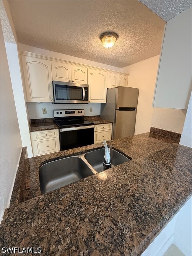 Building Photo - 108 Santa Clara Dr