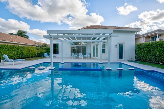 Building Photo - 131 Carmela Ct
