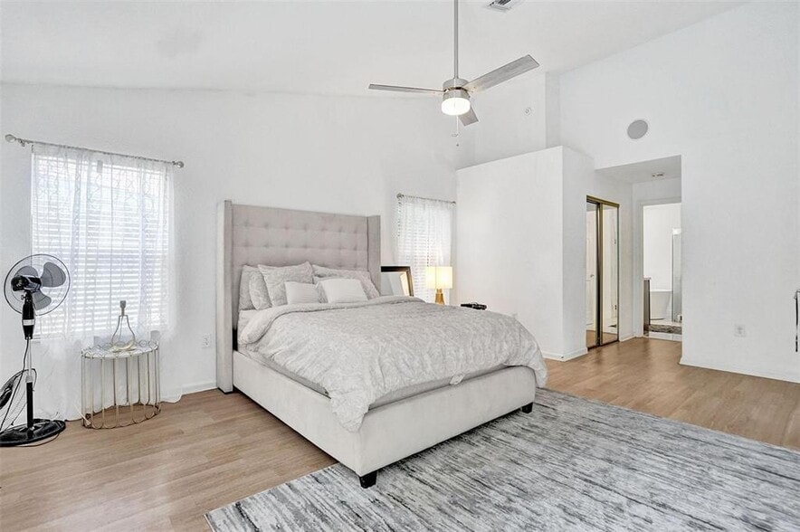 Building Photo - 6512 NW 54th Ct