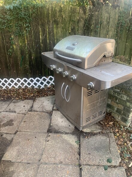 Building Photo - 8224 Freret St