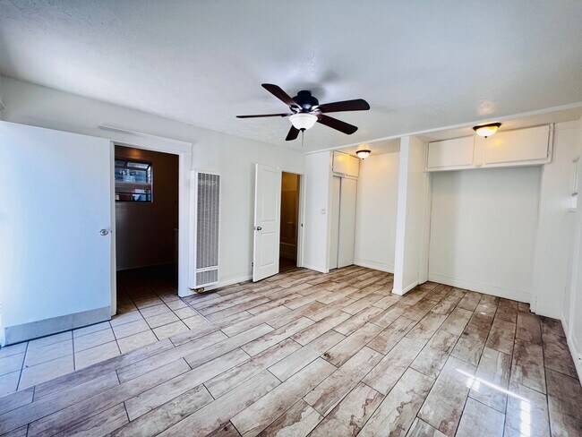 Building Photo - Charming Bluff Park Studio Bungalow – Just One Block from the Beach!