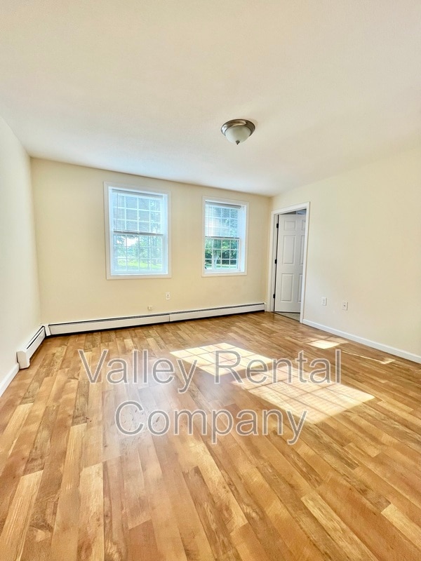 Building Photo - 132 Middle St