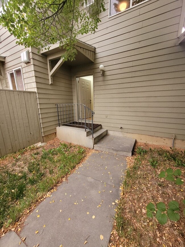 Building Photo - 6731 Hollister Dr
