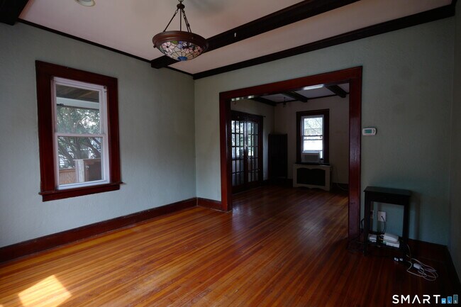 Building Photo - 58 Davis St