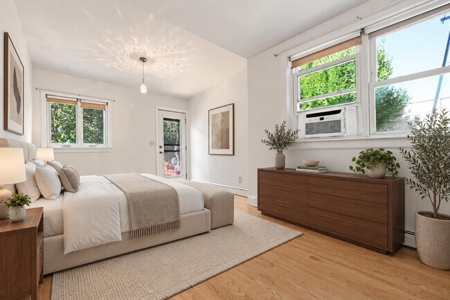 Building Photo - 245 3rd St