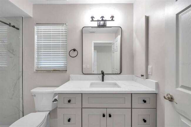 Building Photo - 8789 Maplewood Rd