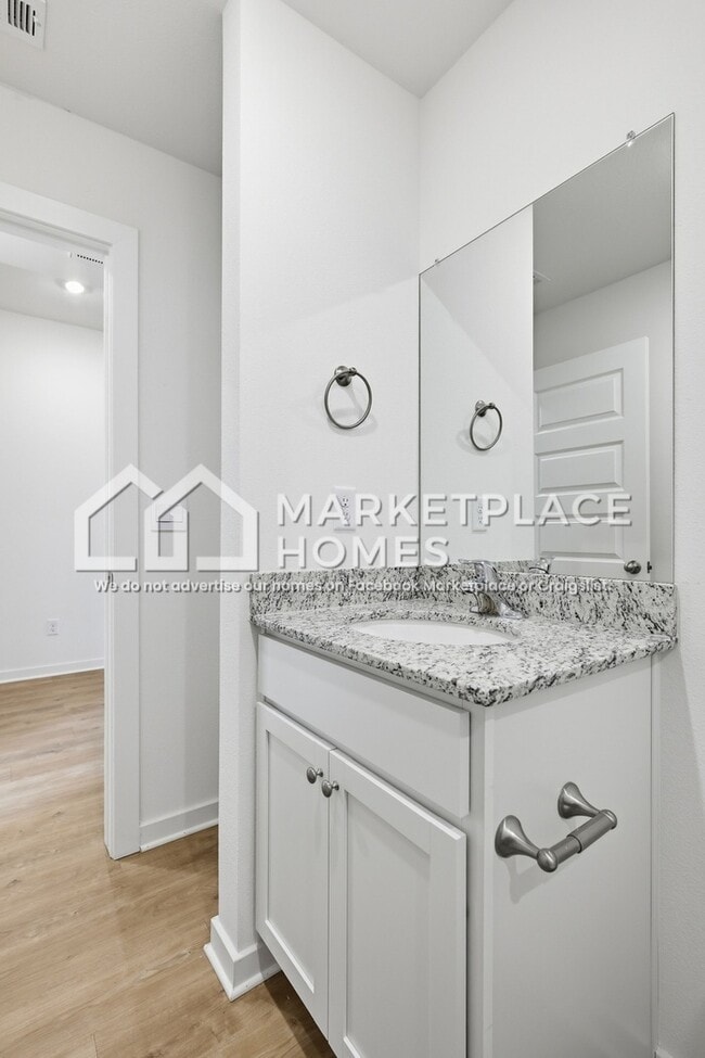 Building Photo - 3040 Laredo Ln