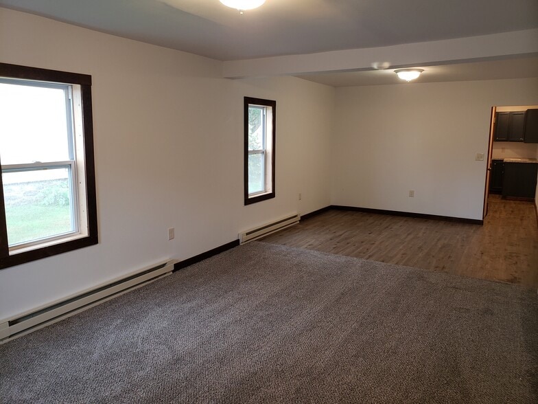 Livingroom/ Dining room - 438 Main St