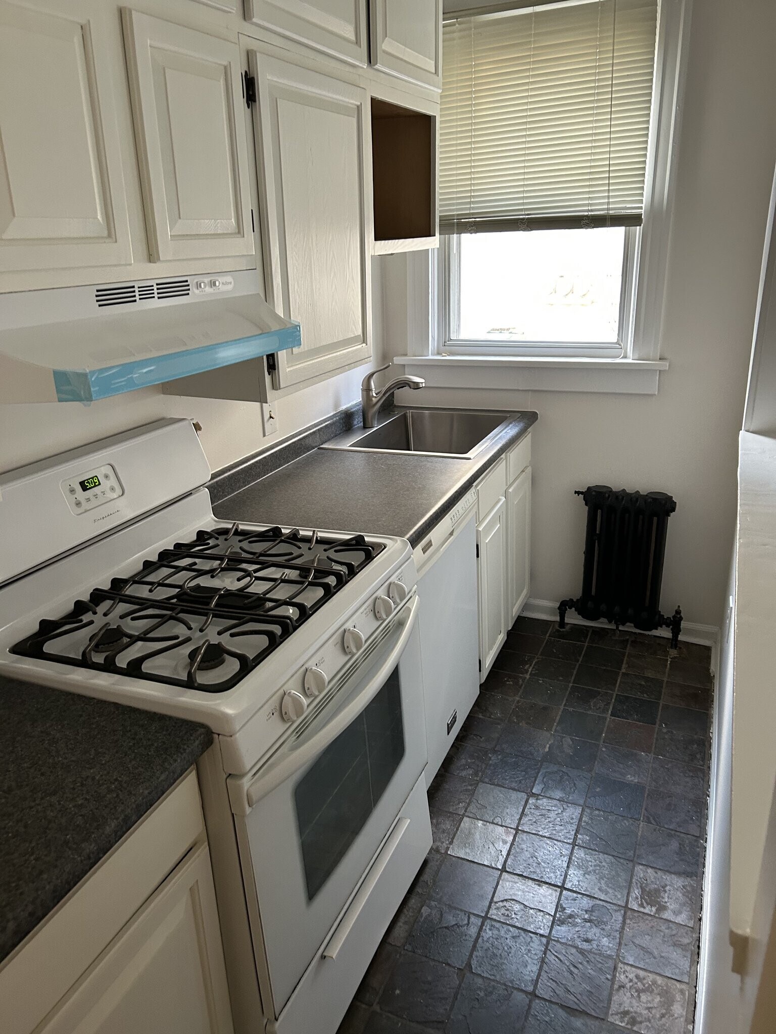 Building Photo - 137 Harvard St