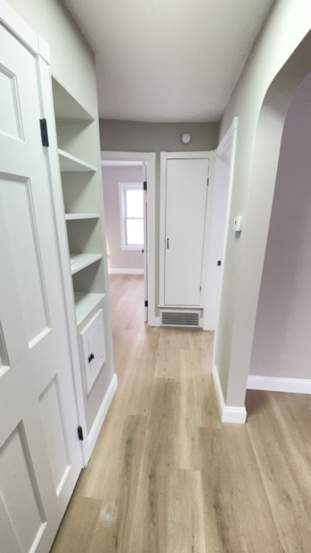 Building Photo - Three bedroom one bathroom home for rent