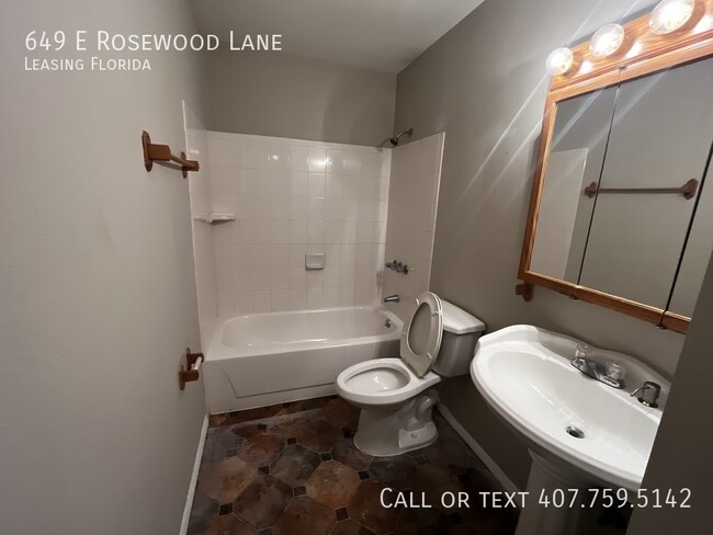 Building Photo - Renovated 3 bedroom 2 bathroom condo