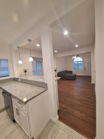 Building Photo - 4361 Camero Ave