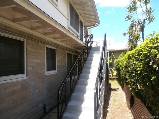 Building Photo - 830 Pumehana St
