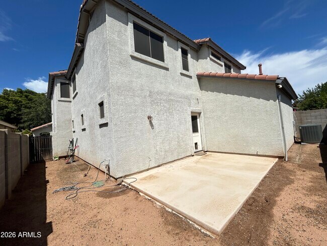 Building Photo - 5343 E Holmes Ave