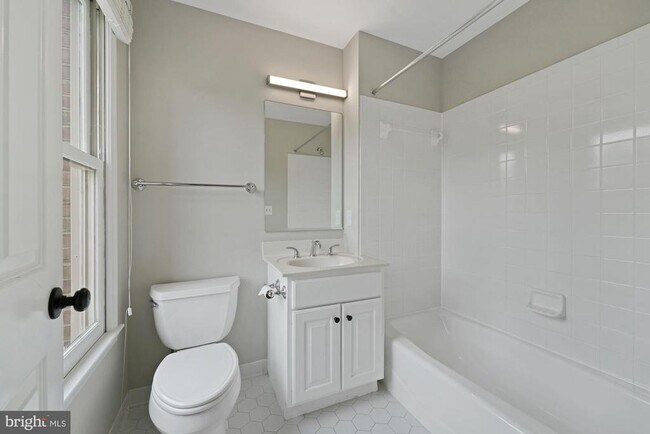 Building Photo - 5108 Warren Pl NW