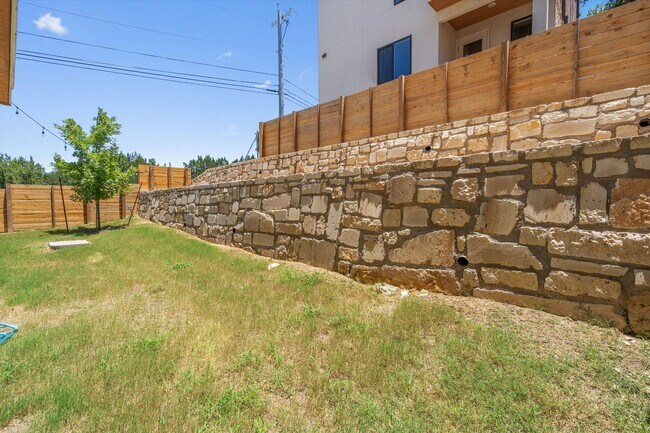 Building Photo - 6823 Wolfcreek Pass