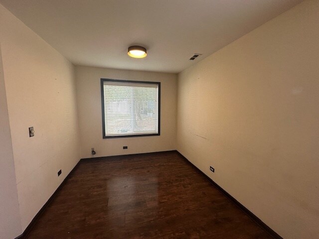 Building Photo - 2736 Prairieview Ln S