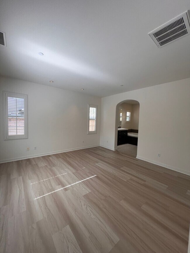 Building Photo - Portola Hills Beauty