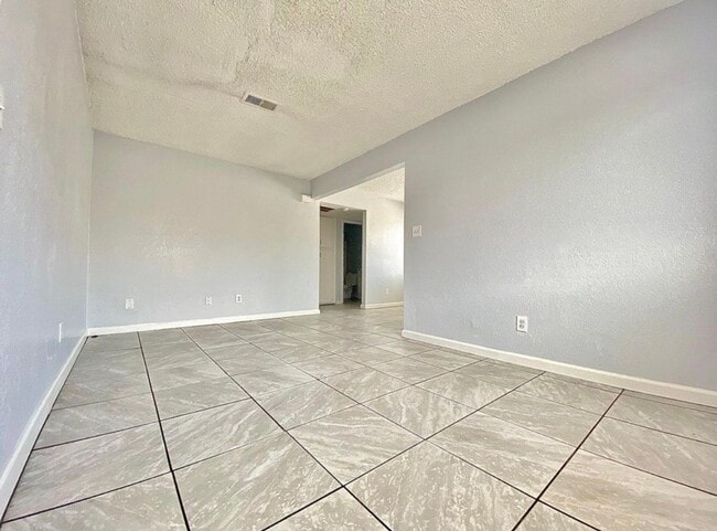 Building Photo - 1313 Bernard St