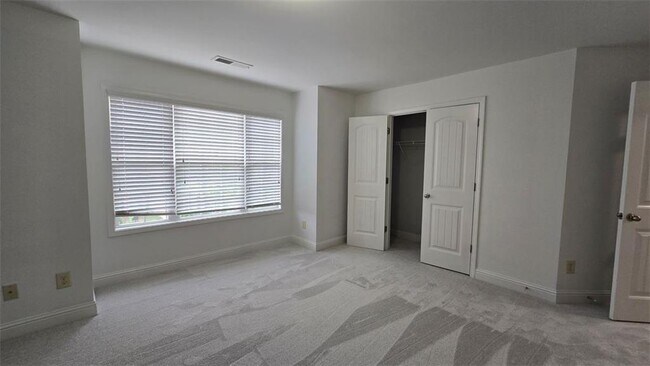 Building Photo - 2275 Copper Trail Ln NE
