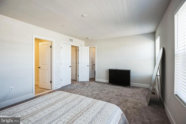 Building Photo - 4165 Brodie Pl