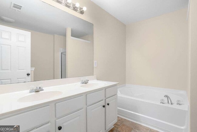 Building Photo - 2757 Keystone Ave