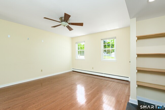 Building Photo - 54 Willieb St