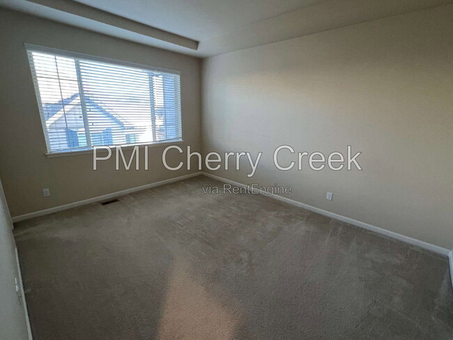 Building Photo - 8159 S Akron Ct