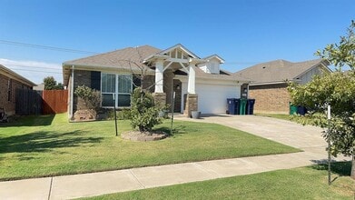 Building Photo - 457 Compass Dr