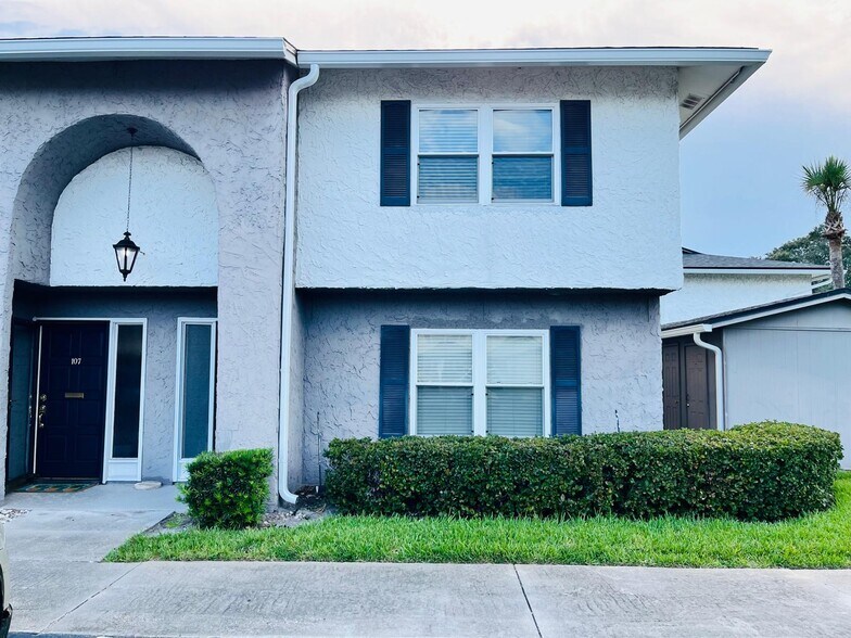 Building Photo - 695 A1A North