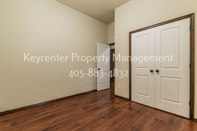 Building Photo - 2405 SW 138th St