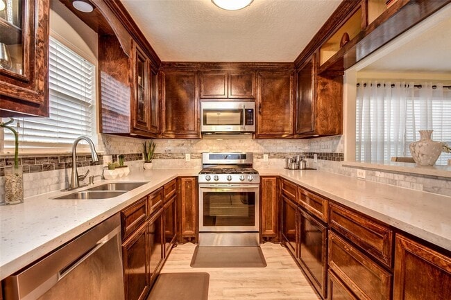 Building Photo - 21922 Paril Creek Dr