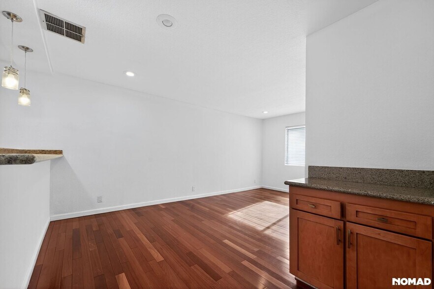 Building Photo - 27609 Nugget Dr