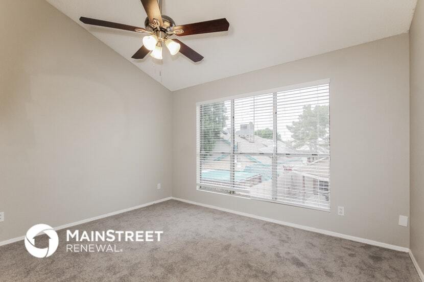 Building Photo - 526 E Utopia Rd