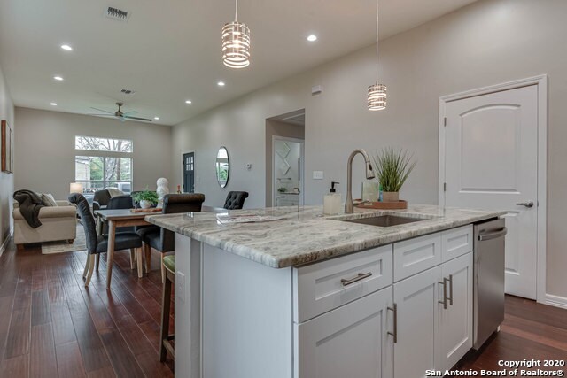 Building Photo - 212 Lowell St