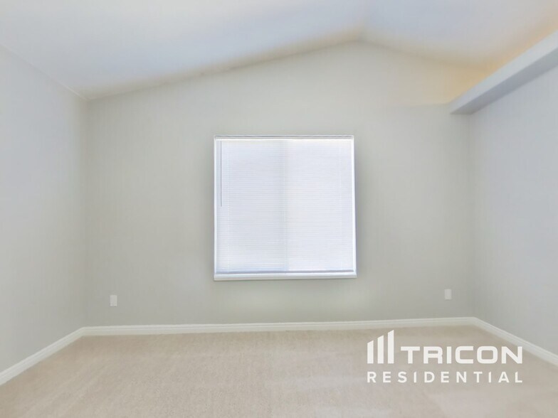 Building Photo - 485 E 1250 S