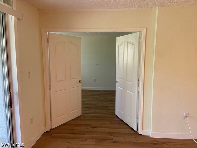 Building Photo - 180 Turtle Lake Ct