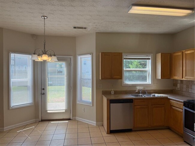 Building Photo - 259 Hardy Lillies Rd SE