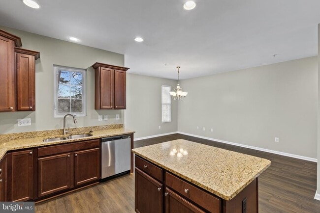 Building Photo - 7544 Stonehouse Run Dr