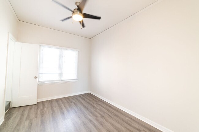 Building Photo - 207 N Berendo St