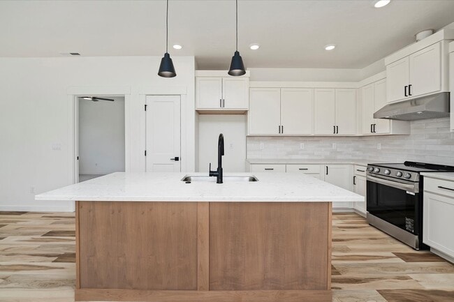 Building Photo - 405 N 18th St