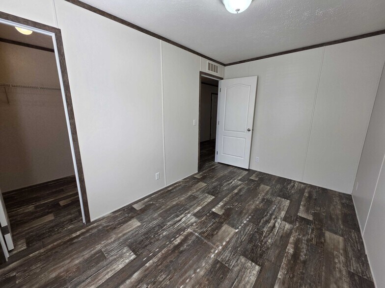 Building Photo - 3648 Chestnut St