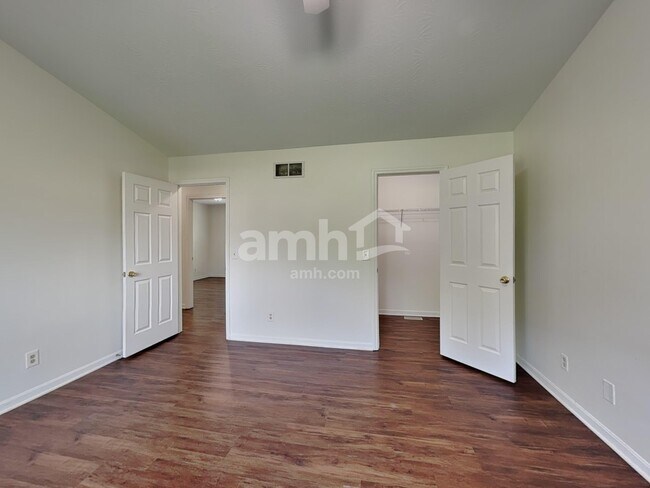 Building Photo - 4243 Muscovy Ln