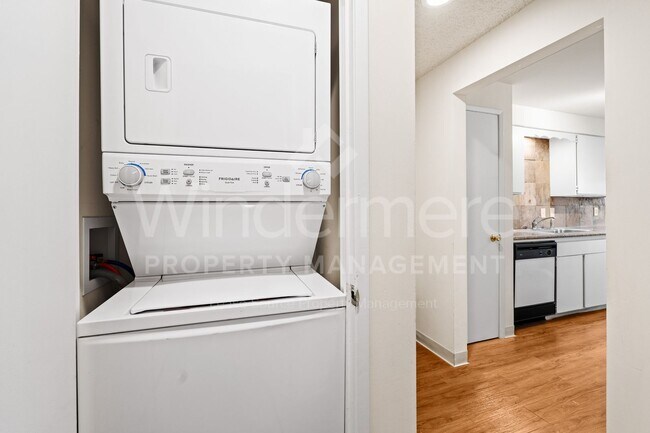 Building Photo - Beautiful and remodeled 1-Bedroom Apartment In Spokane Valley