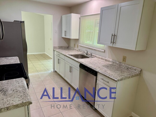 Building Photo - 2609 Sedgefield Ave