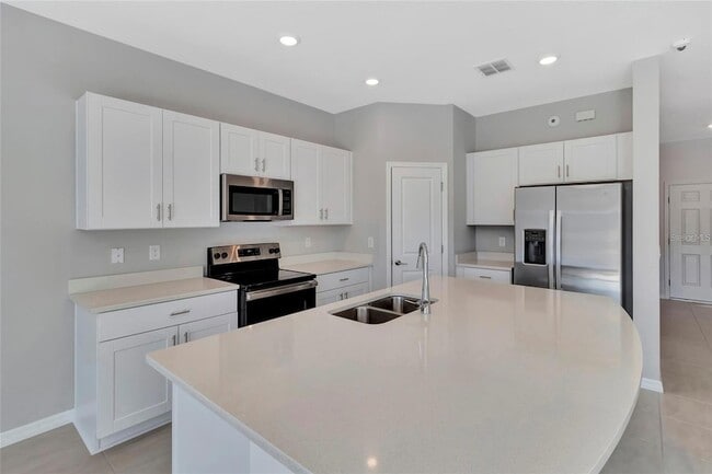 Building Photo - 2596 Penguin Blvd