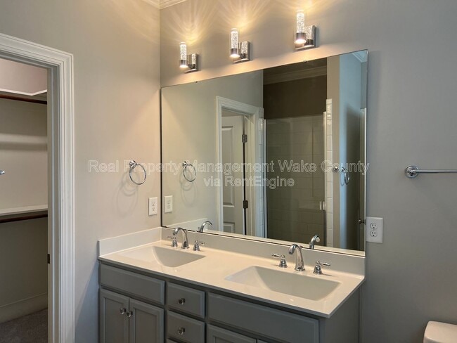 Building Photo - 2805 Plumfield Pl