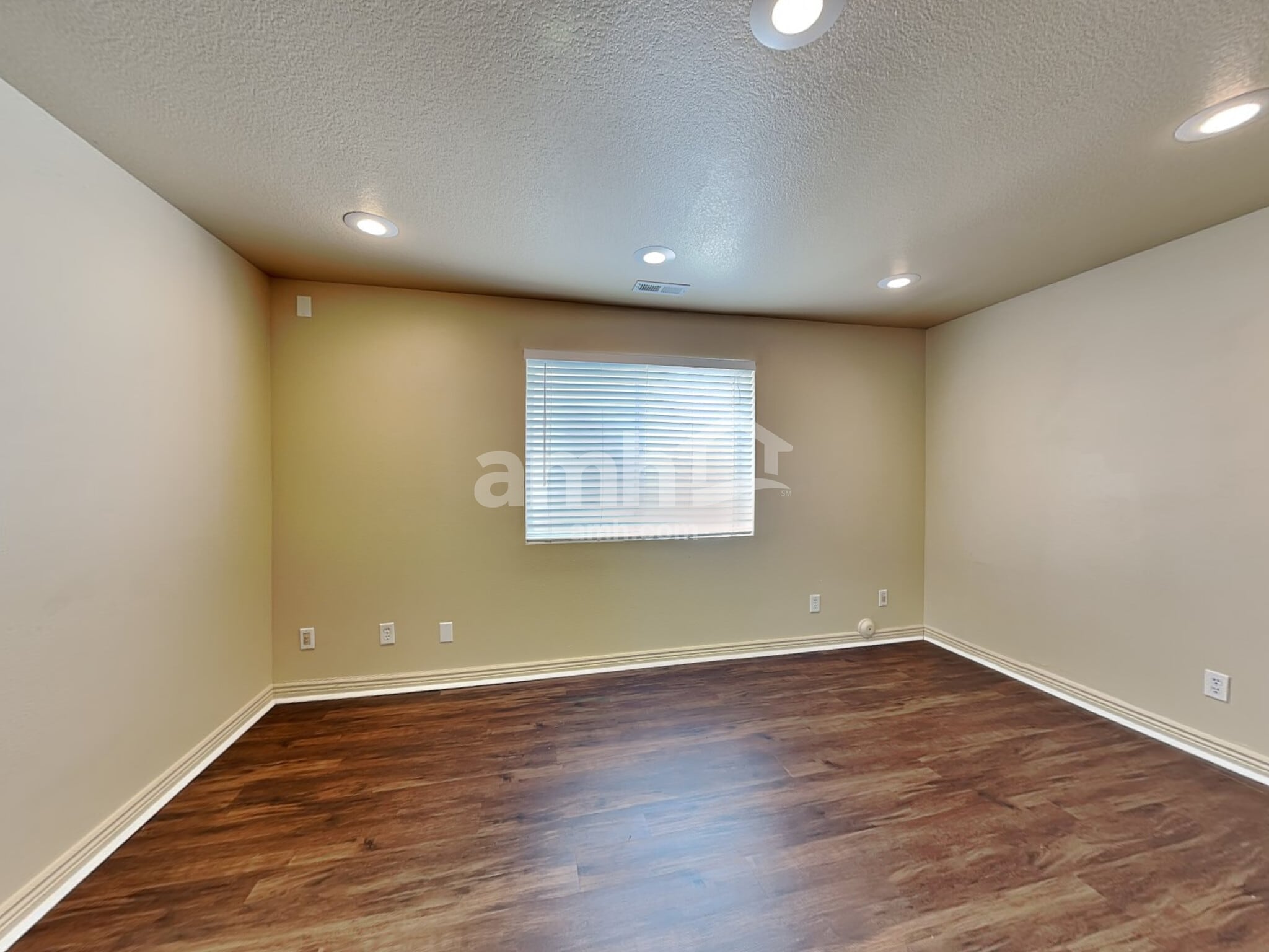 Building Photo - 1674 Dean Ave