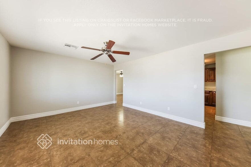 Building Photo - 2408 W Seldon Ln